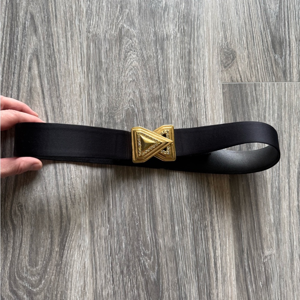 Arrivanto Black Belt with Gold Buckle